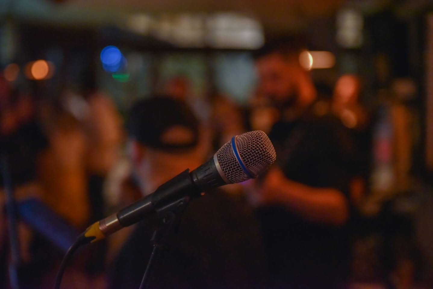 Live acoustic session atmosphere